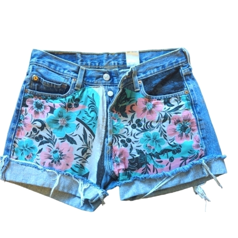 Levi's 501 jean cut off shorts Upscale Indie tropical fabric black lace. W30